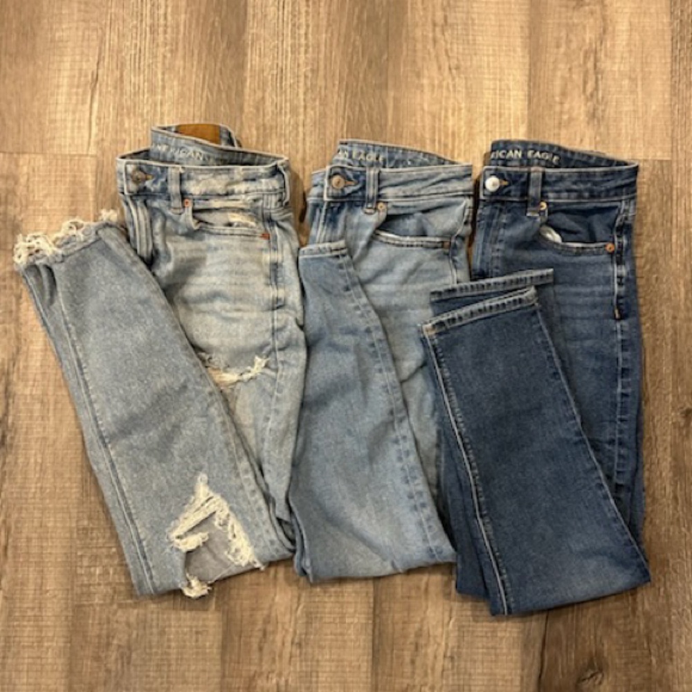 American Eagle Outfitters Women's Jeans in Light and Dark Blue